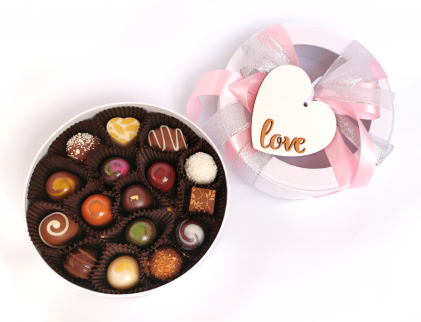 Традиция дарить шоколад на 14 февраля | CaterMe